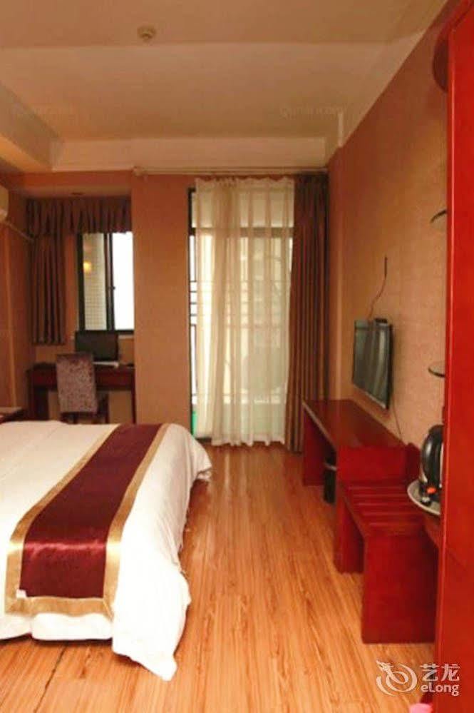 Helun Hotel Chengdú Exterior foto