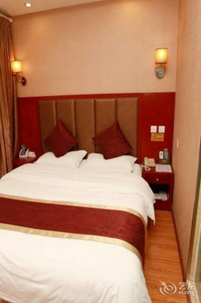 Helun Hotel Chengdú Exterior foto